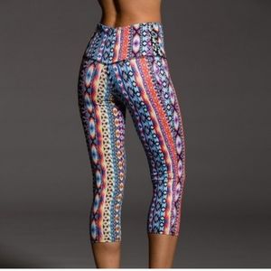 Onzie Aztec Tribal Print High Waisted Yoga Cropped Leggings Multicolor Capris XS